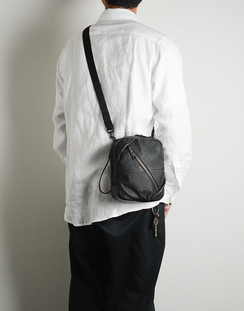 Iconic Leather Boston Bag – Black, BB12102