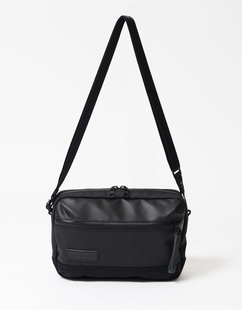 Black shoulder strap bag new arrivals