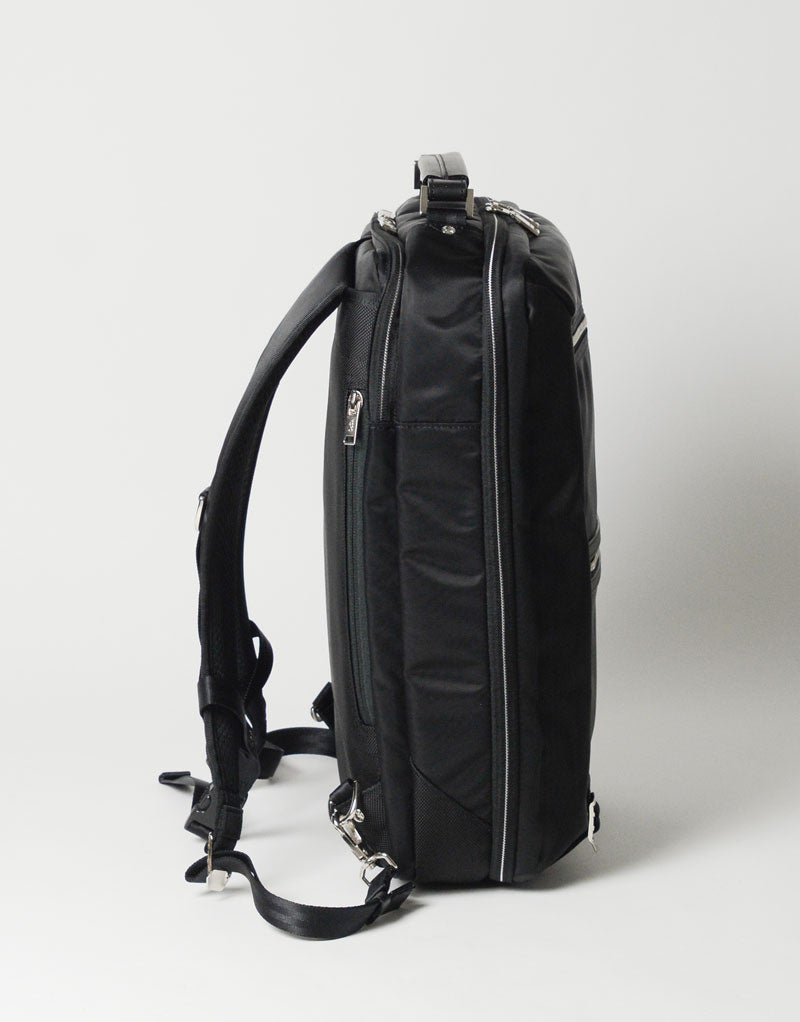 A Louis Vuitton waterproof weekend bag. - Bukowskis